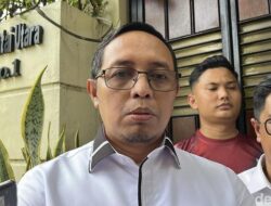 “Hasan Nasbi dan Jokowi: 2 Jam Pertemuan di Solo, Topik Apa yang Mempengaruhi?” – Membongkar Diskusi Berpengaruh! #HasanNasbi #Jokowi #PertemuanSolo