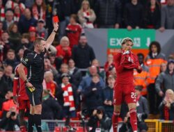 “‘Kartu Merah Bodoh’ Ekitike Berujung Denda Liverpool”