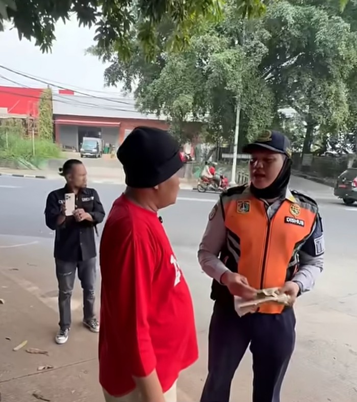 **Ternyata Ini Kesalahan Sule Sampai Ditilang Dishub: Analisis Teknis Mobil Toyota Hilux**