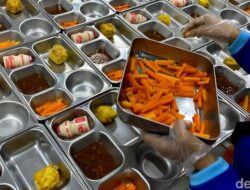 Ribuan Anak Terkena Keracunan Makan Bergizi Gratis, Inilah Peringatan Para Ahli yang Harus Anda Dengar