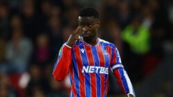 Palace Berharap Guehi Bisa Tampilkan Profesionalisme saat Hadapi Liverpool