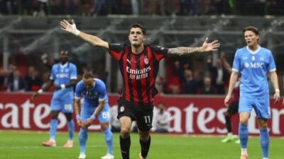 “Rossoneri Terbang ke Puncak! AC Milan Vs Napoli: Menang 2-1, Klub Legenda Kembali Bersinar”