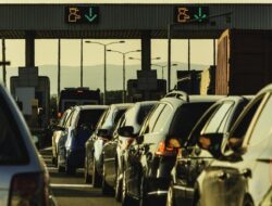 Gerbang Tol Dalam Kota Buka Parsial, Lalin Padat Memicu Reaksi Publik