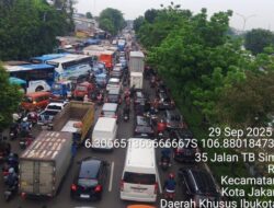 Terminal Kampung Rambutan Terjangkit Kemacetan, Proyek Galian Jadi Biang Kerok!