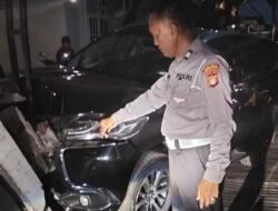ABG 15 Tahun Salah Injak Gas, Pajero Tabrak 2 Rumah di Tangsel