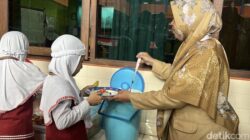 “Tolak MBG, Ortu Siswa SD di Solo Pilih Bayar Rp 10 Ribu ke Dapur Sekolah: Dukung Edukasi atau Protes?”