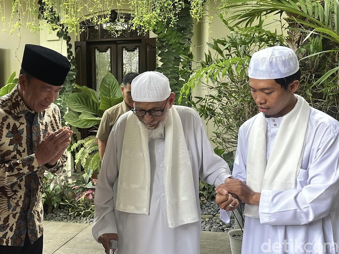 **Jokowi Terkejut dengan Nasihat Abu Bakar Baasyir: 
