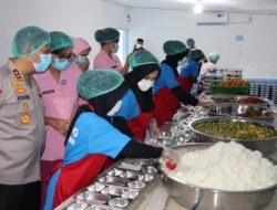 “Resmi Operasi, Dapur SPPG Polres Pelalawan Distribusikan MBG ke 1.494 Siswa: Makanan Sehat untuk Generasi Muda!”