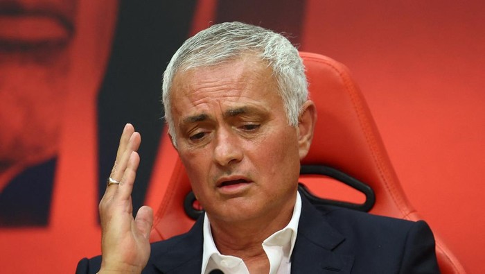 **Jose Mourinho Kembali ke Stamford Bridge, Chelsea Dapat Kritik dari Mantan Mantan Manajer**