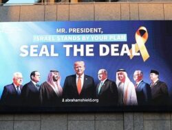 Viral Foto Prabowo di Baliho Israel, Kemlu RI Respons dengan Tegas!