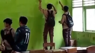 **Guru MTs di Lampung Viral Tendang Wajah Siswa, Kasusnya Berujung Damai**