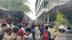3 Hari Tertimbun, Heroisme Relawan Selamatkan Haikal dari Reruntuhan Ponpes Al Khoziny