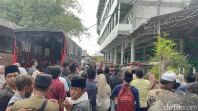 3 Hari Tertimbun, Heroisme Relawan Selamatkan Haikal dari Reruntuhan Ponpes Al Khoziny