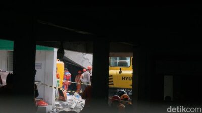 [Evakuasi Korban Runtuhan Ponpes di Sidoarjo Berkejaran dengan Golden Time]