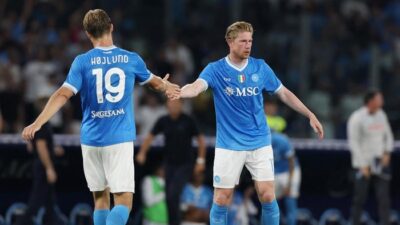 “‘Koneksi Manchester’ Menangkan Napoli atas Sporting CP: Sebuah Reuni yang Menyulut Perdebatan”