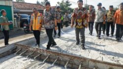 Gubernur Jateng Perkuat Konektivitas, Tinjau Perbaikan Jalan Wiradesa-Kajen untuk Meningkatkan Aksesibilitas Daerah