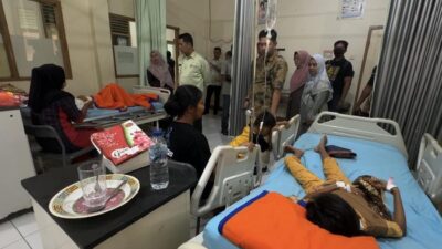 **86 Siswa Agam Sumbar Keracunan MBG, 24 Dirawat di RS—Kerusakan Makanan Gratis?**