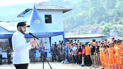 TNI rayakan HUT ke-80 dengan baksos dan aksi bersih sungai di Padang