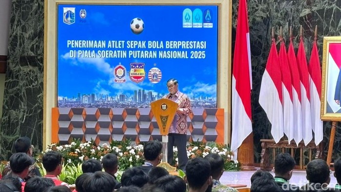 Gubernur DKI Jakarta, Pramono, Janjikan KJP Plus untuk Atlet Muda Berprestasi