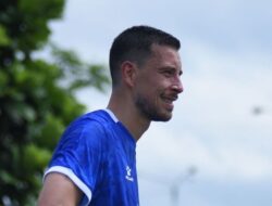“Thom Haye: Persib, Rumah atau Hanya Tempat Transit?”