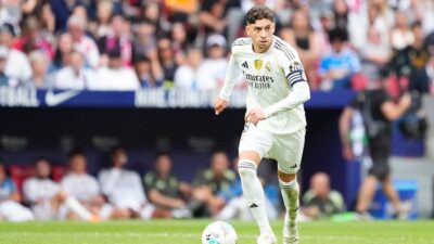 “Jangan Ragukan Komitmen Valverde buat Real Madrid, Jangan! Inilah Bukti Nyata Kehangatan di Santiago Bernabéu”
