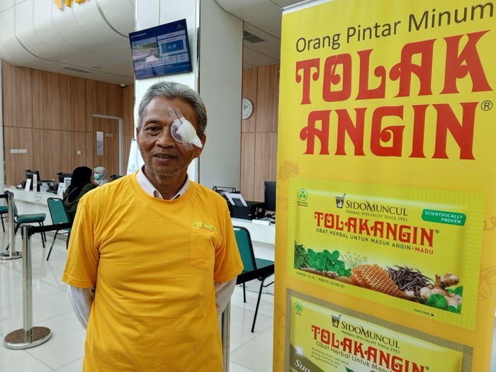 Warga Bahagia Bisa Melihat Kembali Usai Operasi Katarak Gratis Sido Muncul - Update 1