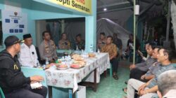 Polisi dan Siskamling di Jakbar Bersatu, Ronda Bareng Jaga Kamtibmas!