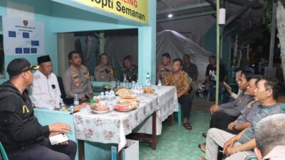 Polisi dan Siskamling di Jakbar Bersatu, Ronda Bareng Jaga Kamtibmas!