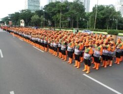 DLH DKI Gandeng 2.100 Petugas Kebersihan, Ramaikan HUT TNI ke-80 dengan Bersih!