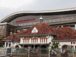 “HUT TNI di Monas: Penumpang KA Dapat Keuntungan di Jatinegara”