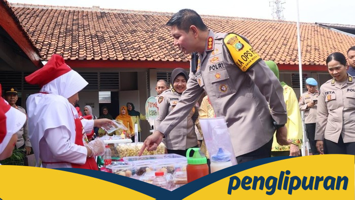 **Kapolres Jaktim Tinjau MBG di SD Kemala Bhayangkari 5, Bagikan Angket Menu**
