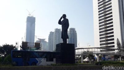 Patung Sudirman Bakal Dipindah ke Lokasi Ikonik, Warga Berbondong-bondong Komentar