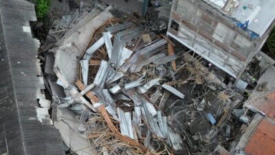 [3 Jenazah Ditambahkan, Tragedi Ponpes Sidoarjo Mencekam Hati]