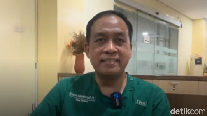 Dokter Berjuang di Bawah Reruntuhan: Kisah Menyedihkan Ponpes Al Khoziny