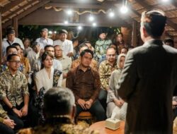 **Kata PSI Soal Status Jokowi di Partai: Apakah Jokowi Tetap Bertahan?**
