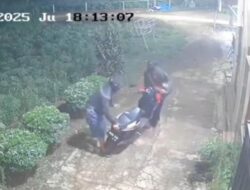 Viral CCTV: Dua Maling Gotong Motor di Bogor, Polisi Segera Cek TKP