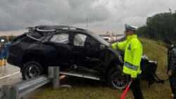 Fortuner Kecelakaan Hingga Ringsek di Tol Bangkinang Riau, 3 Orang Terluka