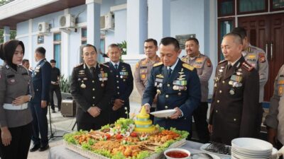 Polda Riau dan Polresta Pekanbaru Beri Kejutan HUT Ke-80 TNI di Lanud RSN – Update 1