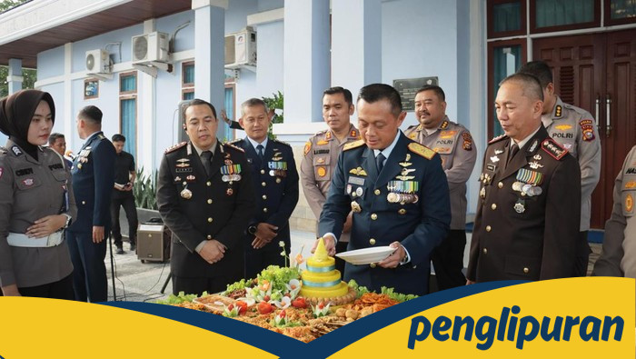 Polda Riau dan Polresta Pekanbaru Beri Kejutan HUT Ke-80 TNI di Lanud RSN - Update 1