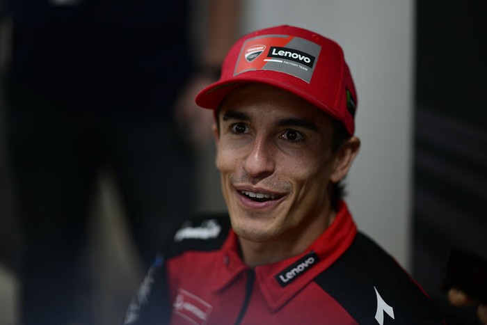 **Marc Marquez: Jangan Serang Marco Bezzecchi, Nggak Sengaja** – Konflik di TRACK MotoGP!