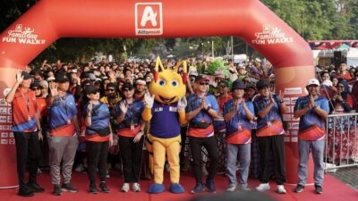 “Alfamidi Family Day Fun Walk: Olahraga Seru, Cegah Sampah Menyebabkan Bencana!”