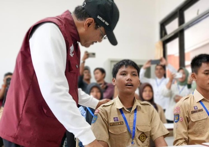 **Kisah Jeje: Dari Kepergian Keluarga ke Rasa Percaya Diri di SRMA 20**