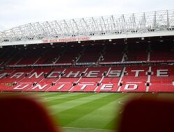 **Hiih! Fans Sunderland Tangkap Tikus di Old Trafford, Menjelajahi Kebersihan StadionMU**