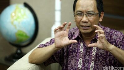 Meteor 3-5 Meter Terlihat di Langit Cirebon: Apakah Ini Pertanda Alam?