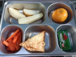 SPPG Depok Minta Maaf Atas Menu MBG Pangsit-Kentang Rebus, Klaim Sesuai Standar