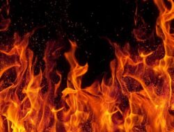 Tersambar Petir, Gedung Sekolah di Ciputat Kebakaran – Update 1