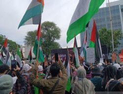 Aksi Bela Palestina Diterjang, Jalan Medan Merdeka Selatan Ditutup