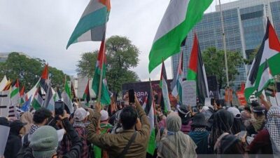 Aksi Bela Palestina Diterjang, Jalan Medan Merdeka Selatan Ditutup