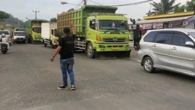 **Bojonegara Terjebak Macet, Truk Tambang Membengkak 20% dalam Dua Minggu Terakhir**
