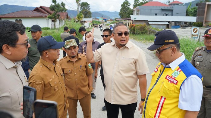 Andre Rosiade: Renovasi Jalan Taratak Galundi-Alahan Panjang Dimulai Pekan Ini - Update 1